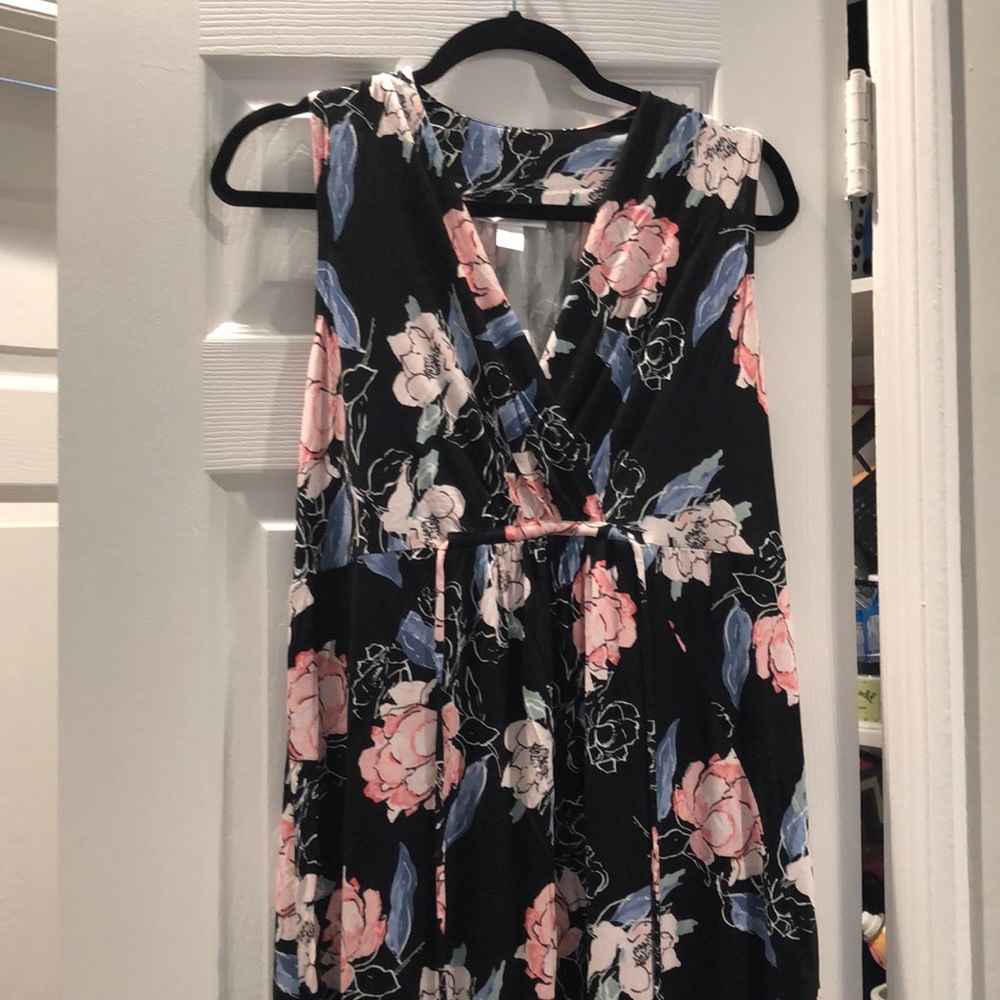 Beautiful maternity maxi dress